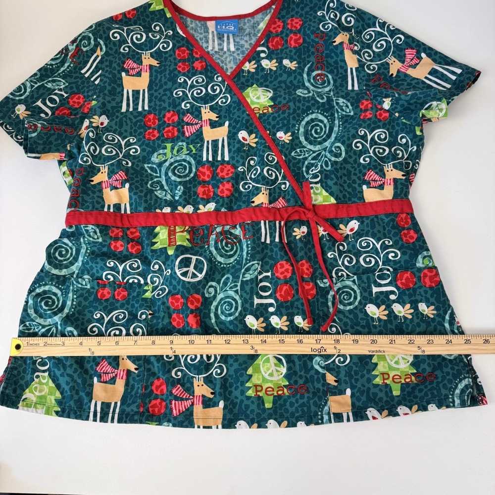 Scrub HQ Holiday Reindeer Scrub Top Women XL Teal Peace Joy Mock Wrap‎ - Picture 9 of 11